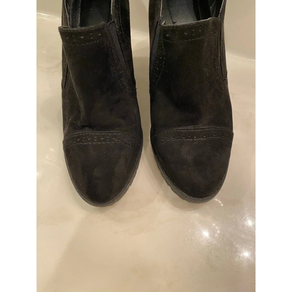 White Mountain Black Faux Suede Women’s‎ Size 10 M Bootie like Slip on Heels